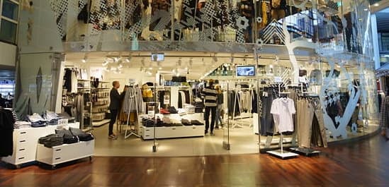 Музыка для магазина молодежной одежды