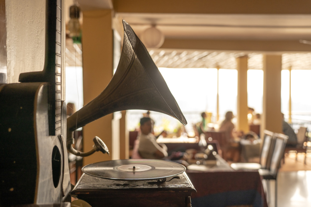 Музыка для кафе